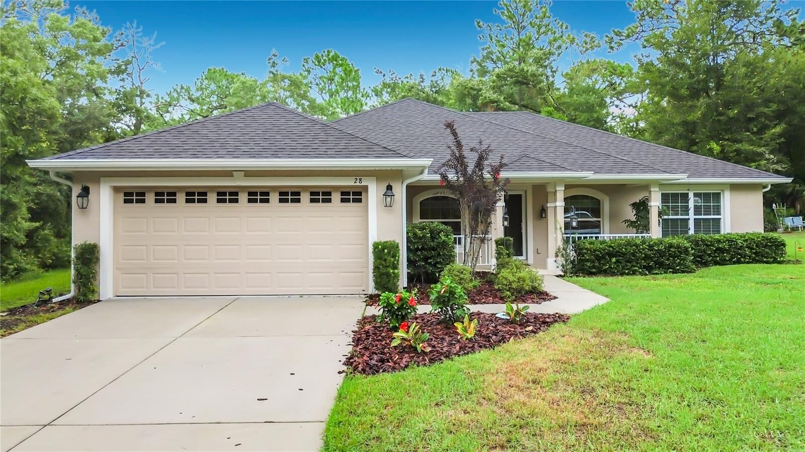 Property Photo: 28 Holly Court FL 34446
