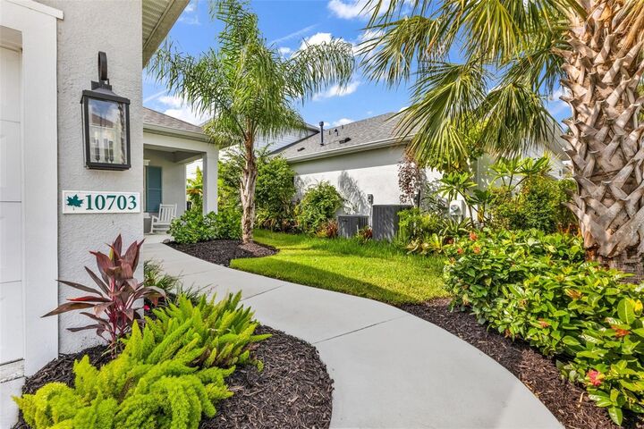 Property Photo:  10703 Falling Leaf Court  FL 34219 