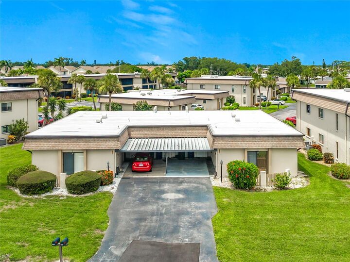 Property Photo: 1716 Lakeside Drive 1714B FL 34293