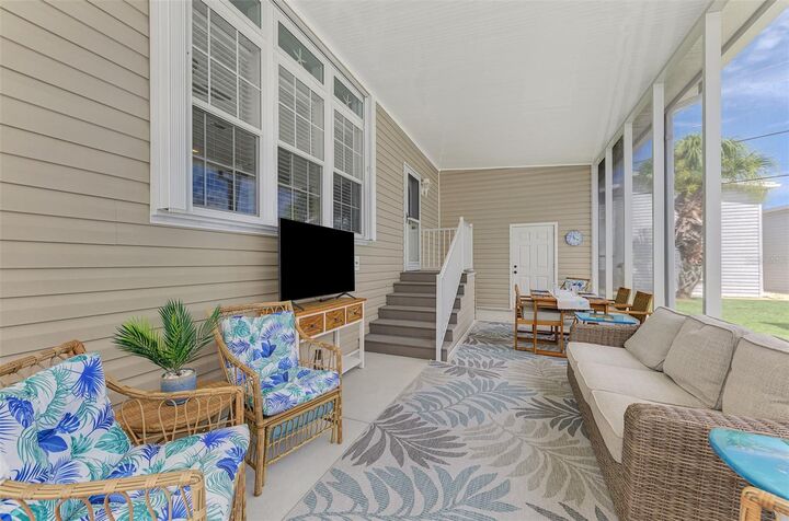 Property Photo: 804 Turf FL 34285