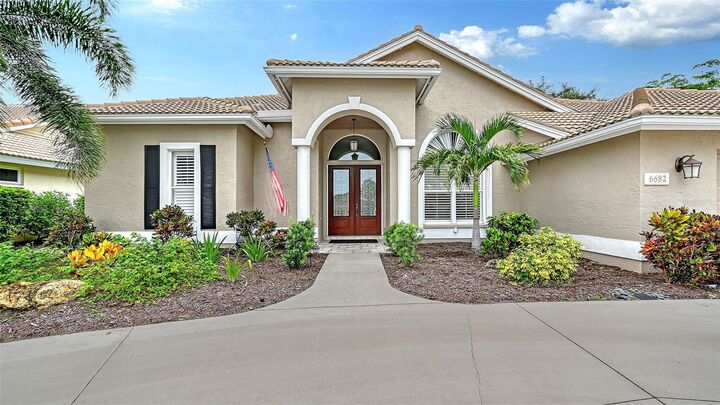 Property Photo:  6682 Saint James Crossing  FL 34201 