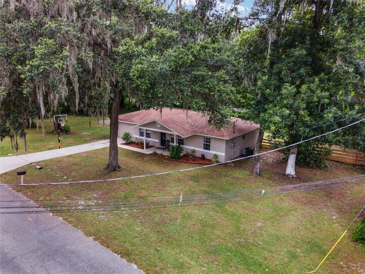 Property Photo:  2450 SE 40th Street Road  FL 34480 