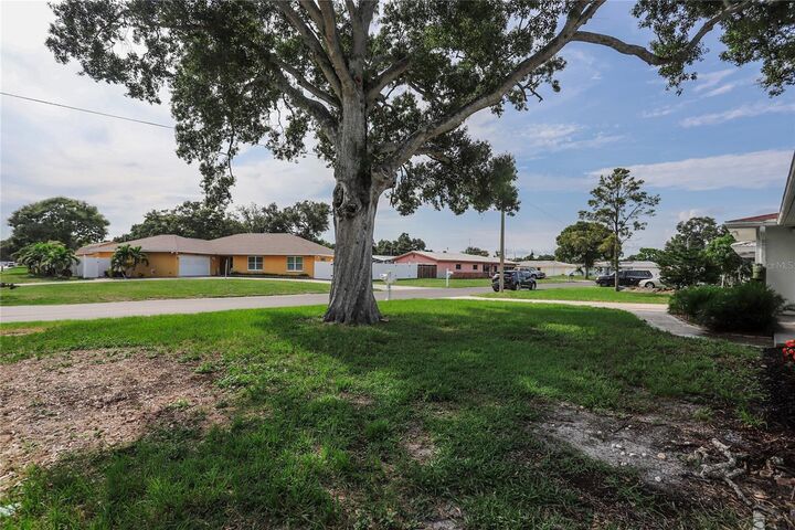 Property Photo:  10011 110th Street  FL 33772 