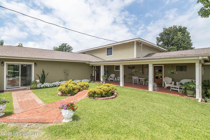 Property Photo: 466 W Highway 4 MS 38635