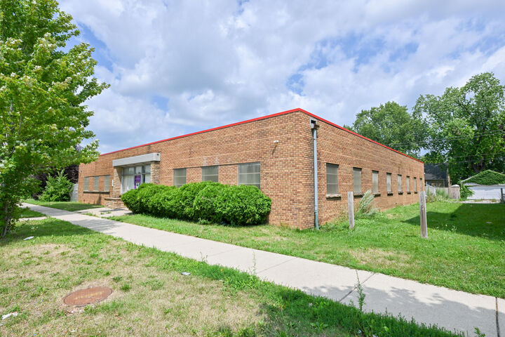 Property Photo: 4260 N Teutonia Ave WI 53209