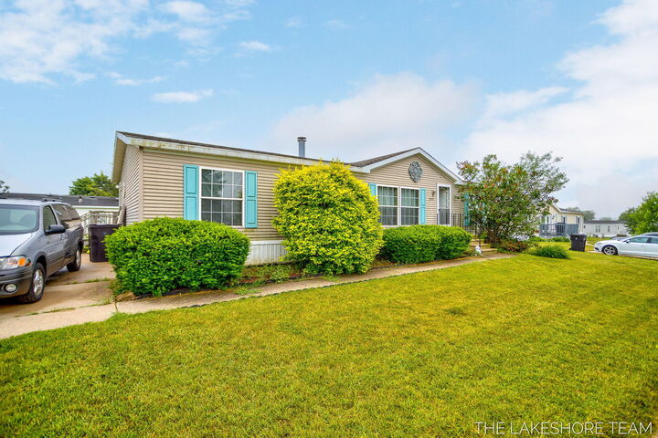 Property Photo: 3274 Barbaray Way MI 49424