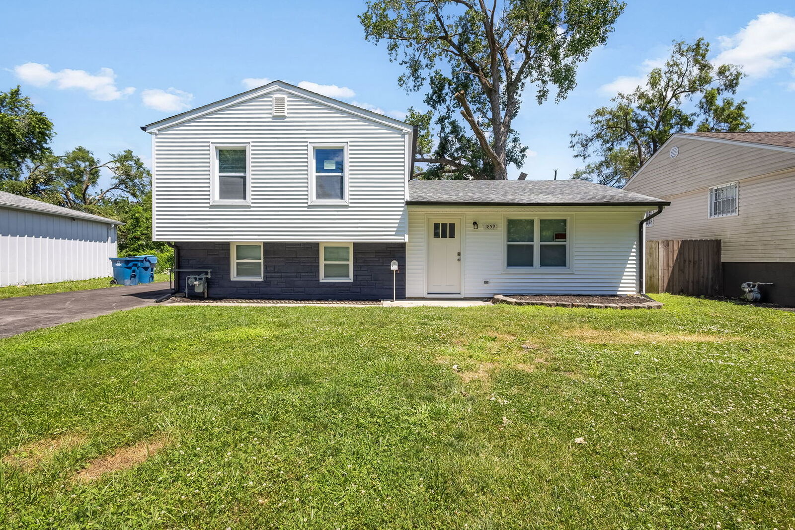 Property Photo: 1859 Reichert Avenue IL 60411