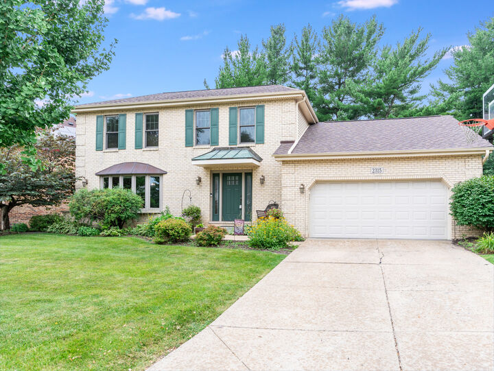 Property Photo:  2315 Ridgewood Road  IL 60532 