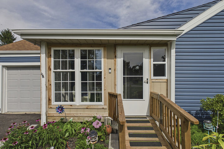 Property Photo:  207 Second Street  IL 60123 