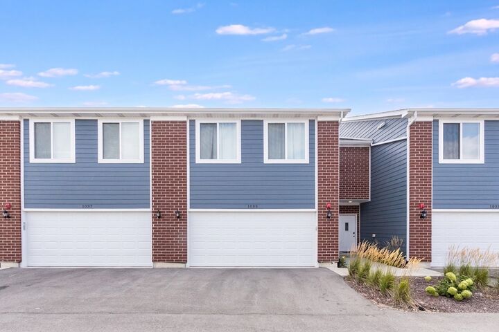 Property Photo:  1035 Gillespie Lane  IL 60560 
