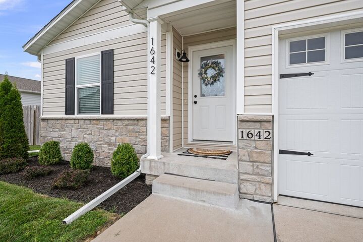 Property Photo:  1642 Westport Drive  IA 52804 