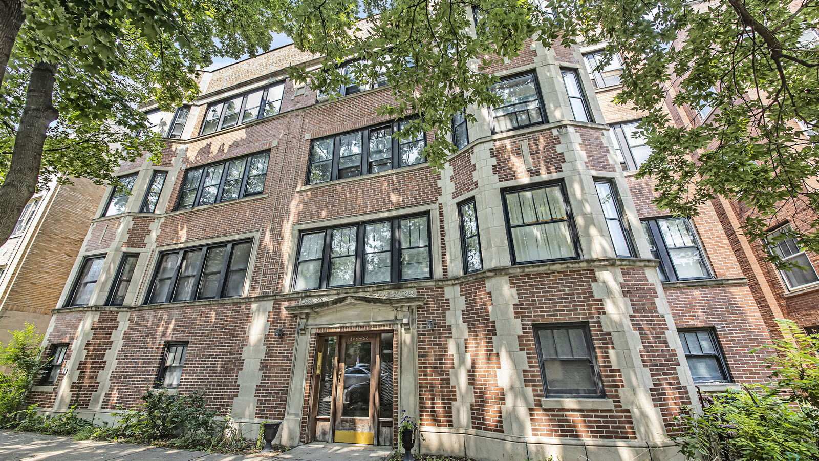 Property Photo:  1350 E Hyde Park Boulevard 2E  IL 60615 