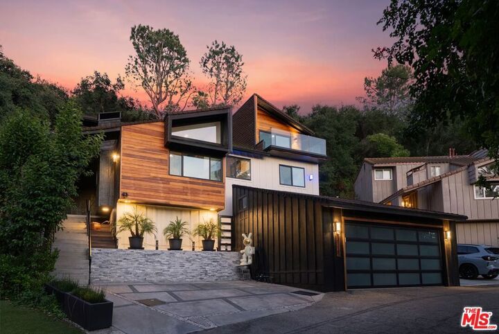Property Photo:  4118 Oak Hollow Road  CA 91302 