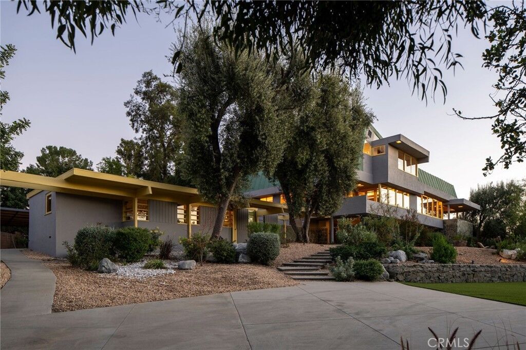 Property Photo:  19950 Collier Street  CA 91364 