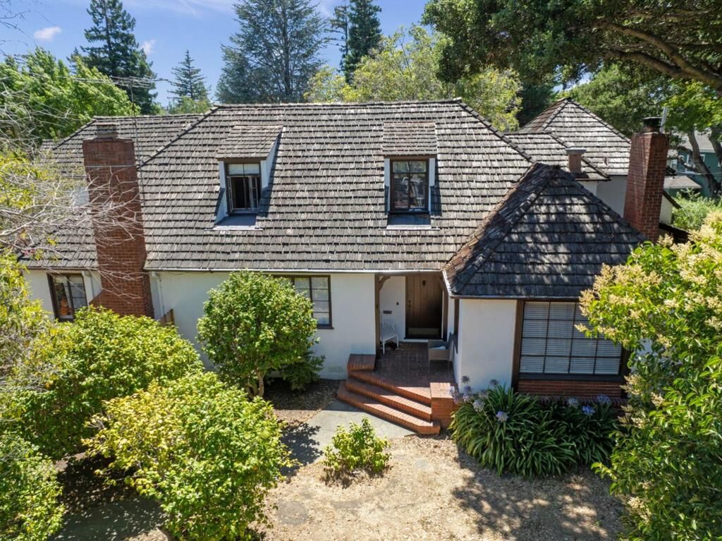 Property Photo: 4 Warren Road CA 94401