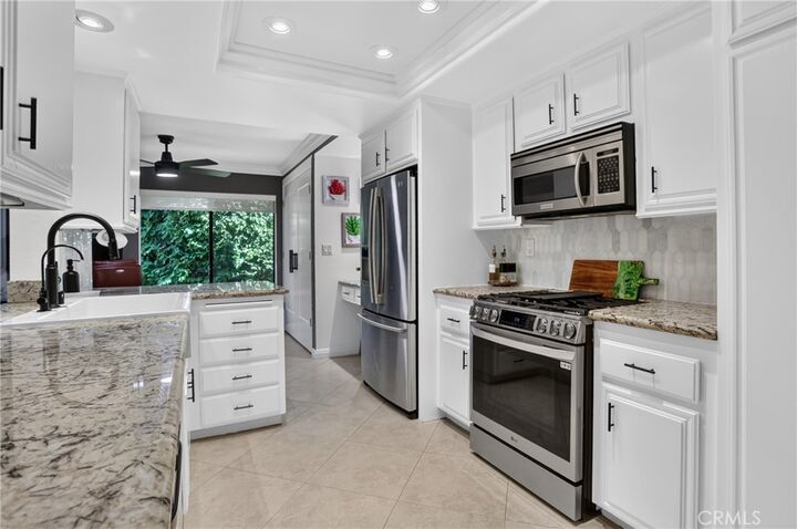 Property Photo:  27871 Esporlas 27  CA 92692 