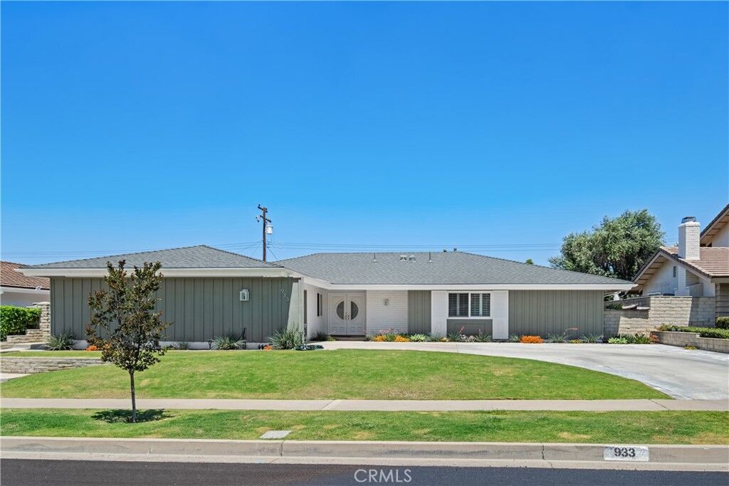 Property Photo:  933 Ave Boxwood Avenue  CA 92835 