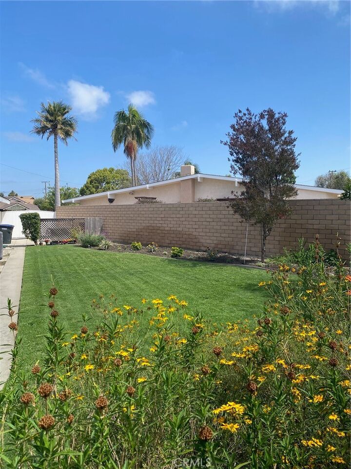 Property Photo:  3352 Rowena  CA 90720 