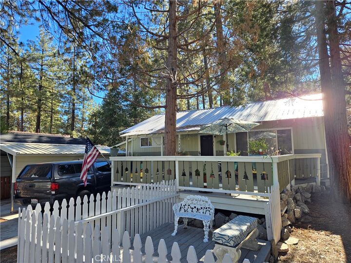 Property Photo:  1671 Twin Lakes  CA 92397 