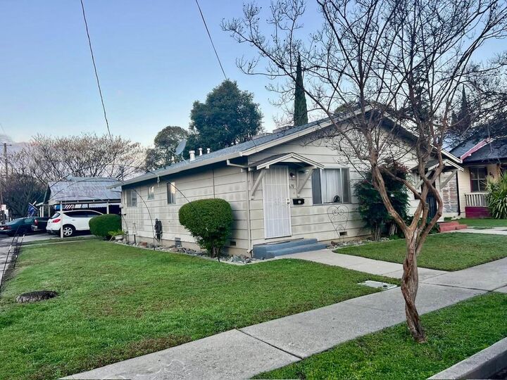 Property Photo:  670 Chestnut Street  CA 95991 