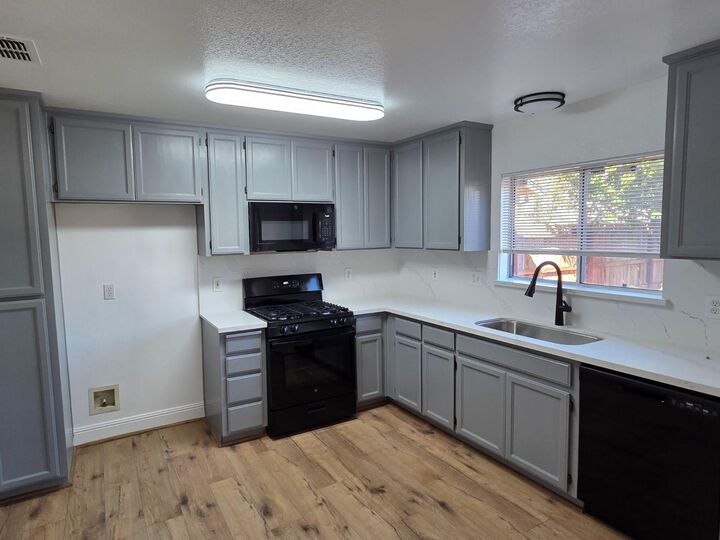 Property Photo:  783 Cornell Way  CA 95336 