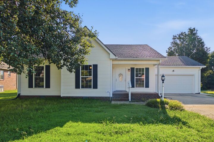 Property Photo: 234 Putter Point Dr TN 37066