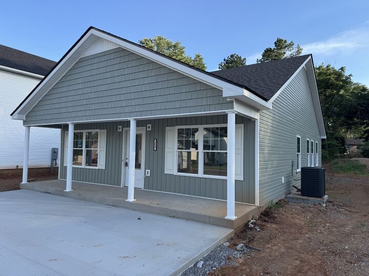 Property Photo:  2627 Scott Dr  TN 37042 