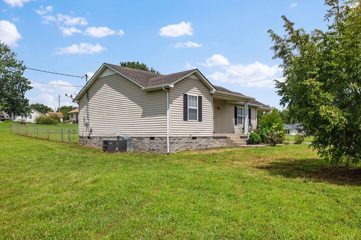 Property Photo: 1655 Grace Ledford Rd TN 37091