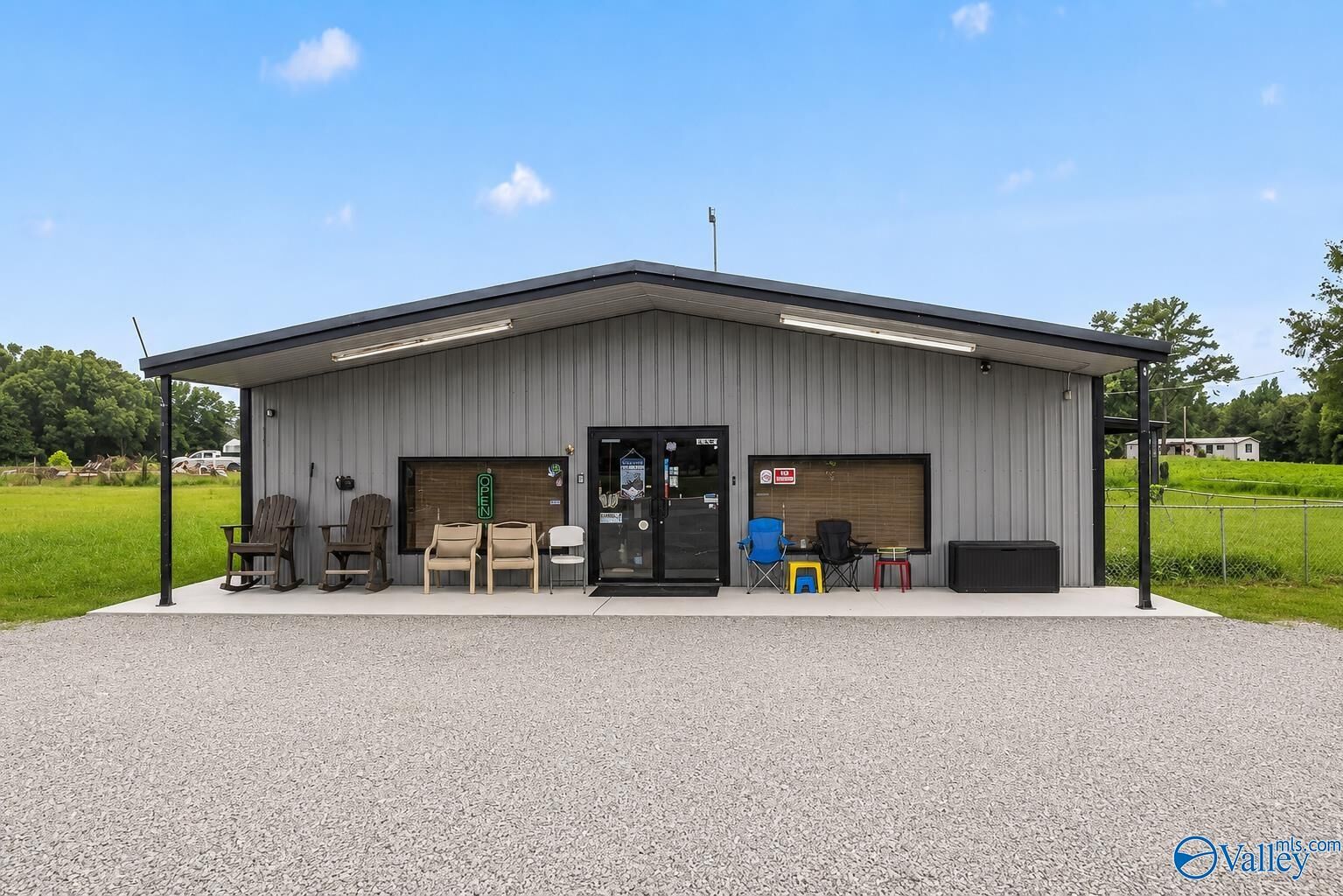 Property Photo: 8660 N Highway 411 AL 35960