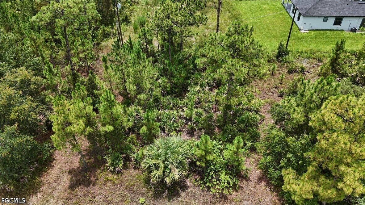 Property Photo: 2402 E 10th Street FL 33936