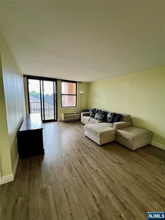 Property Photo:  200 Division Street 5J  NJ 07010 