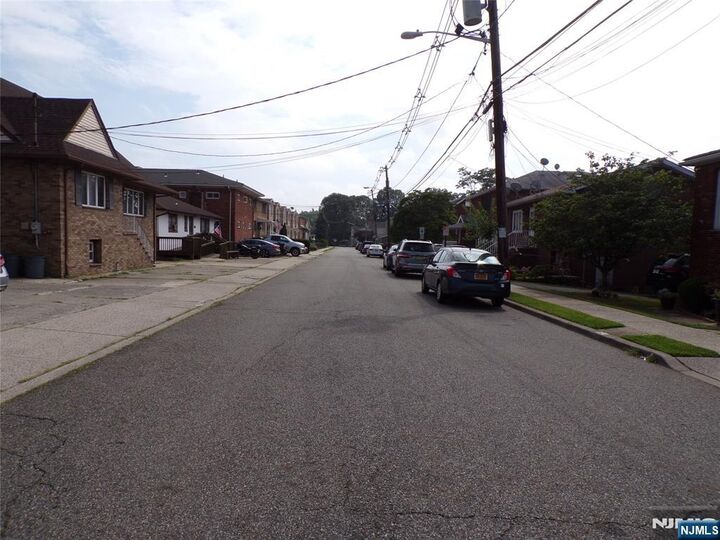 Property Photo:  22 John Street 2  NJ 07073 