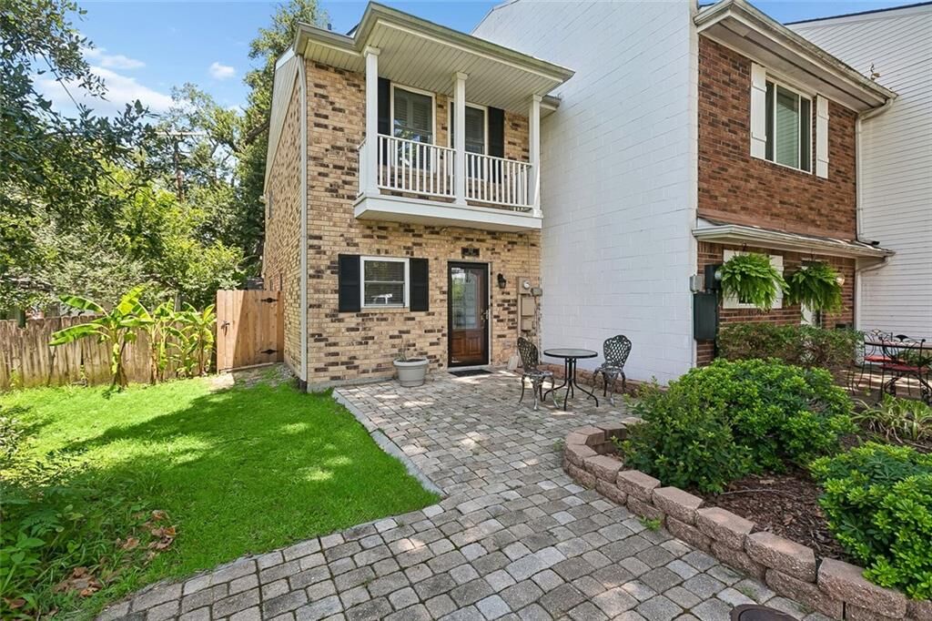 Property Photo: 717 Canal Street LA 70005