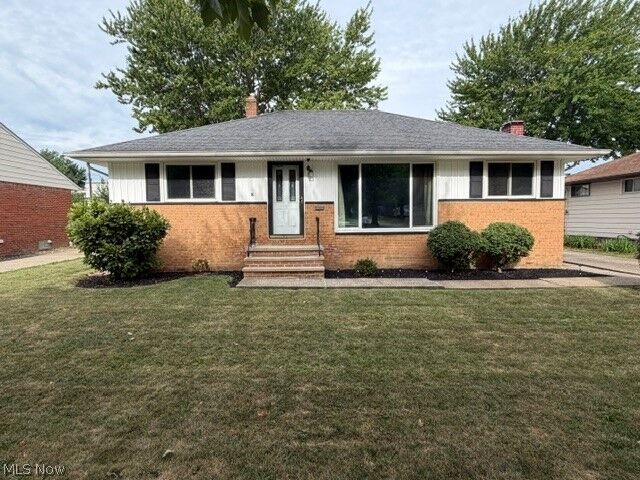 Property Photo:  6982 Maplewood Road  OH 44130 