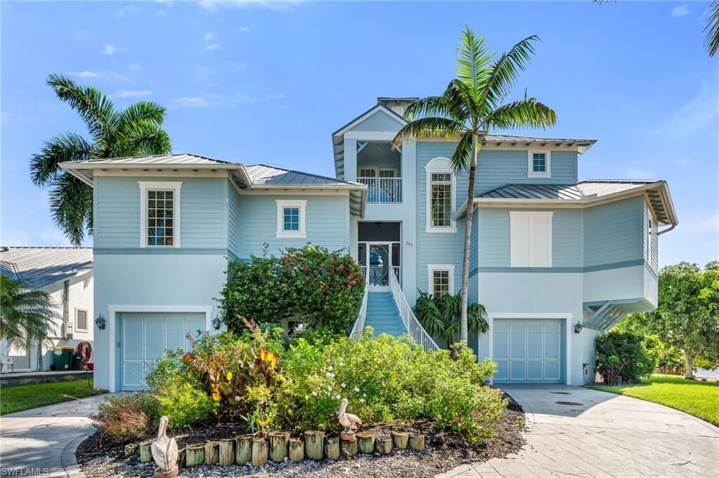 Property Photo: 167 San Salvador St FL 34113
