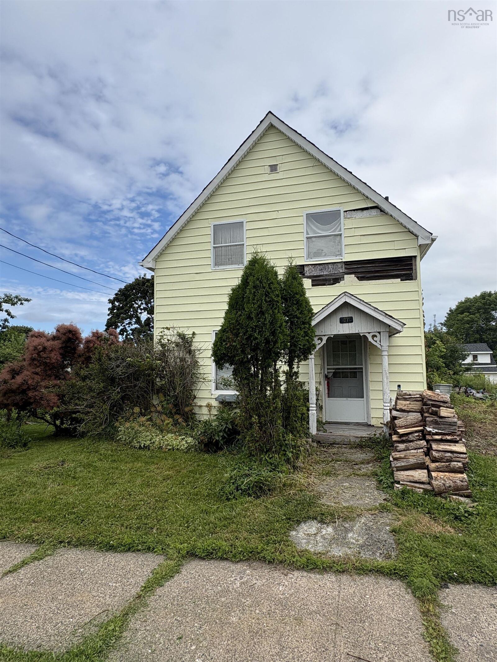 Property Photo: 37 Rose Avenue NS B0K 1X0