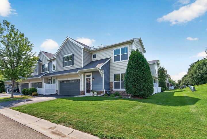 Property Photo:  1952 Commonwealth Boulevard 4  MN 55317 