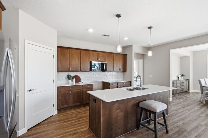 Property Photo:  834 Walnut Grove Lane  MN 55341 