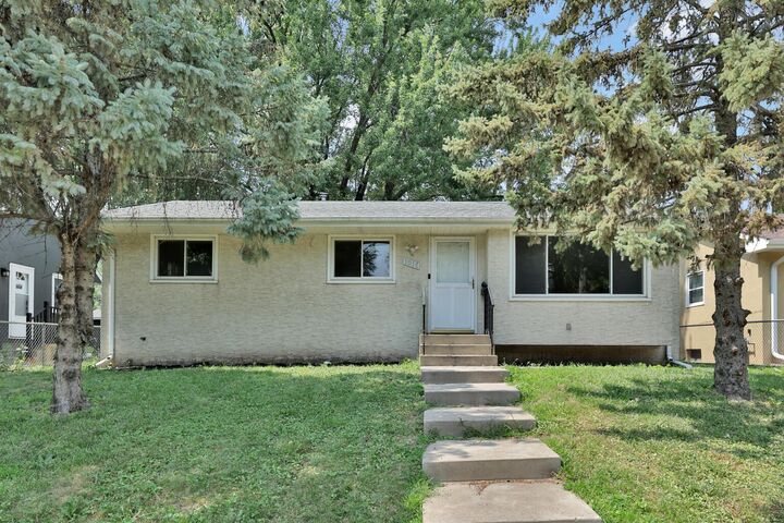 Property Photo: 1017 Livingston Avenue MN 55118
