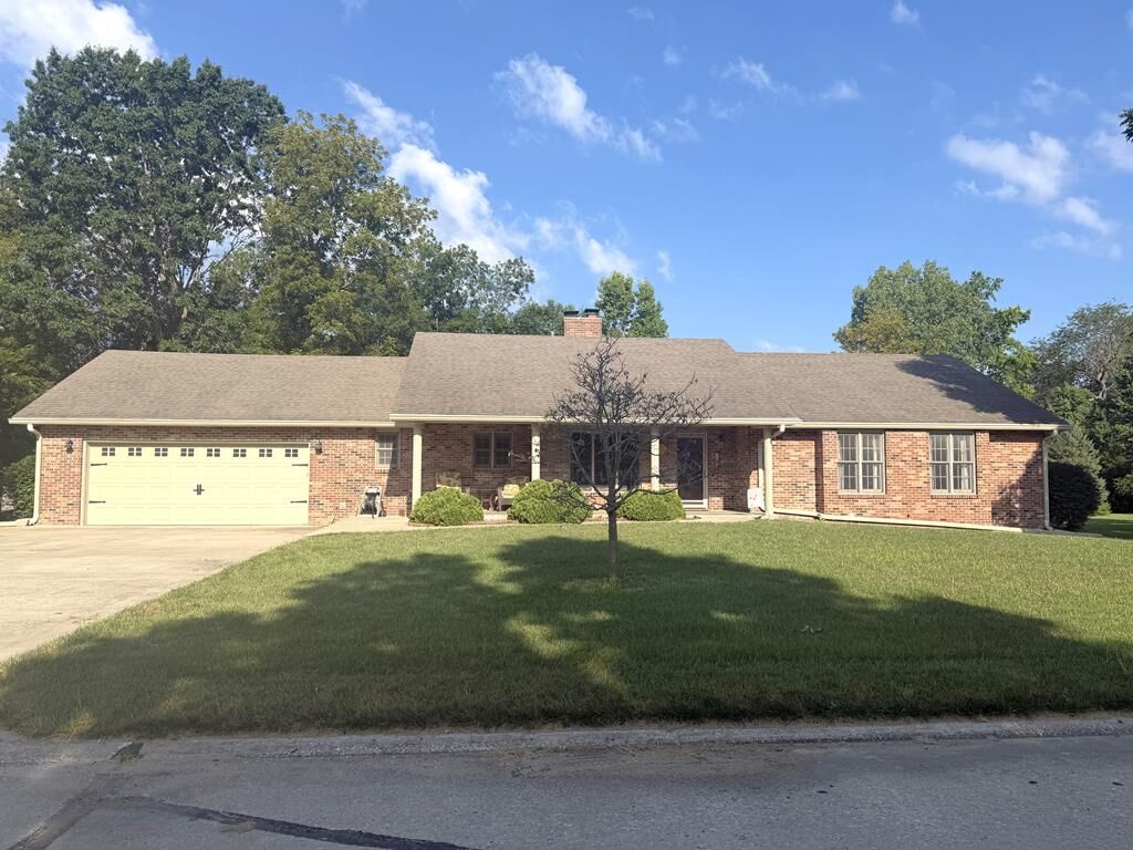 Property Photo:  2106 Oak Lawn Dr  MO 64601 