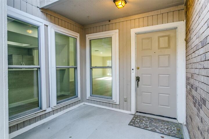 Property Photo: 2112 Mistymeadow Court TX 75006