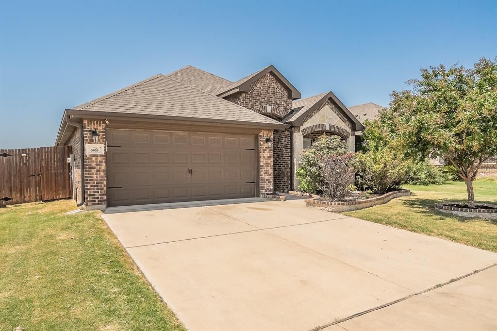 Property Photo: 5905 Scottsdale Lane TX 76179