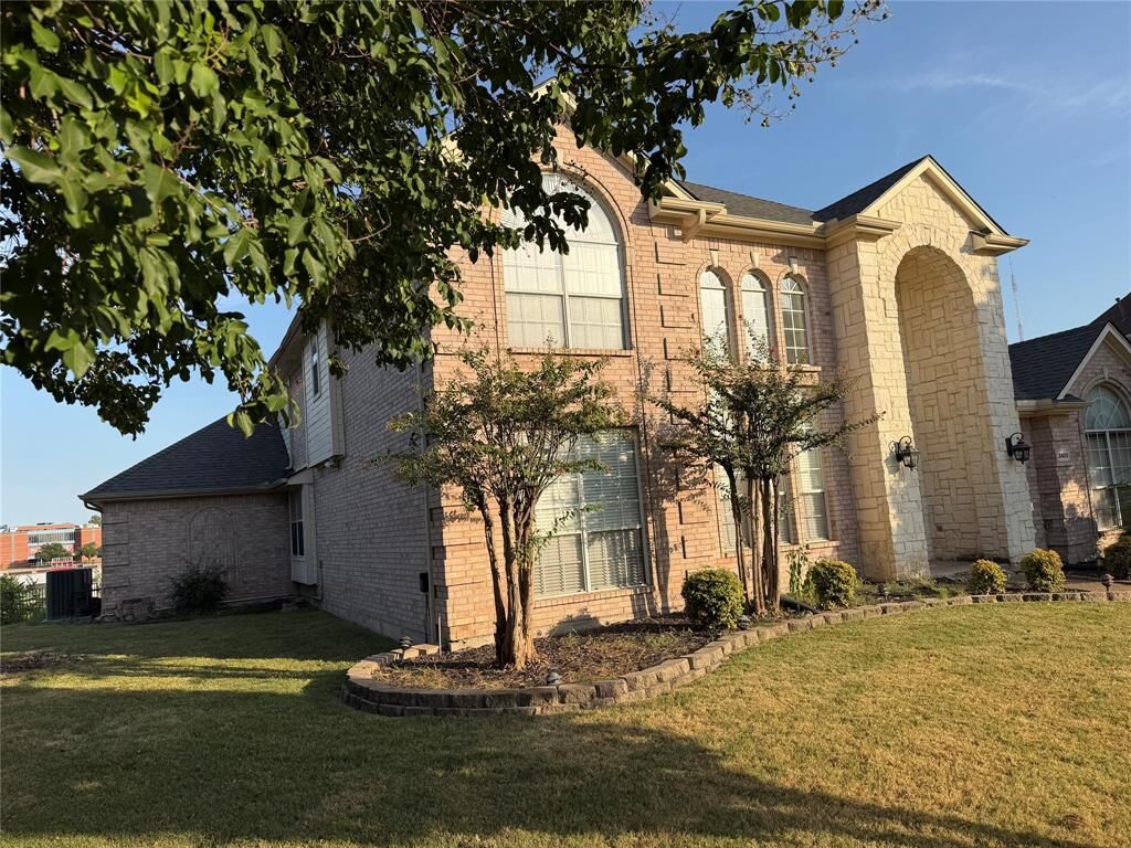 Property Photo: 3400 Silverwood Drive TX 75007
