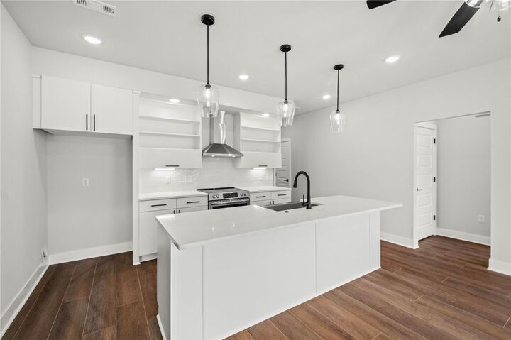 Property Photo:  3319 SE Mp Parkway 207  AR 72712 