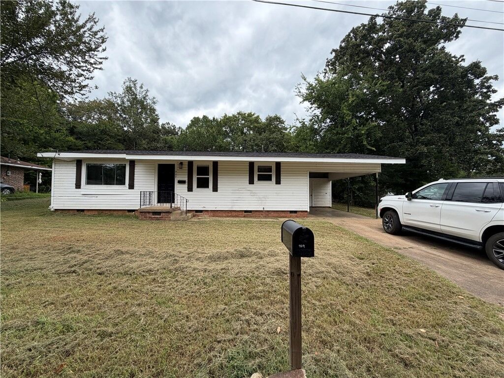 Property Photo:  909 Riddell Street  AR 72830 