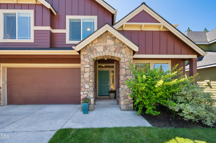 Property Photo:  19775 Thimbleberry Way  OR 97702 