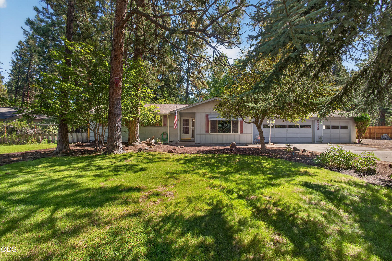 Property Photo:  60822 Onyx Street  OR 97702 