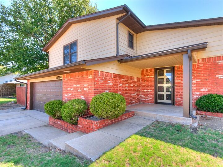 Property Photo: 11708 Oakdale Street OK 73099