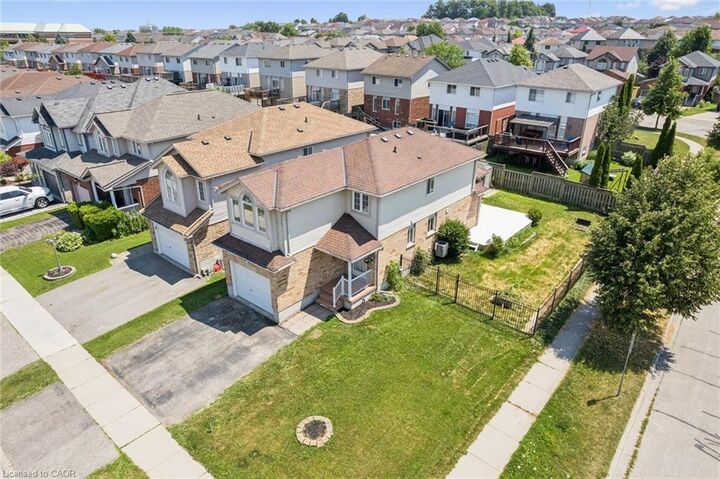 Property Photo: 71 Peach Blossom Crescent ON N2E 3Z7