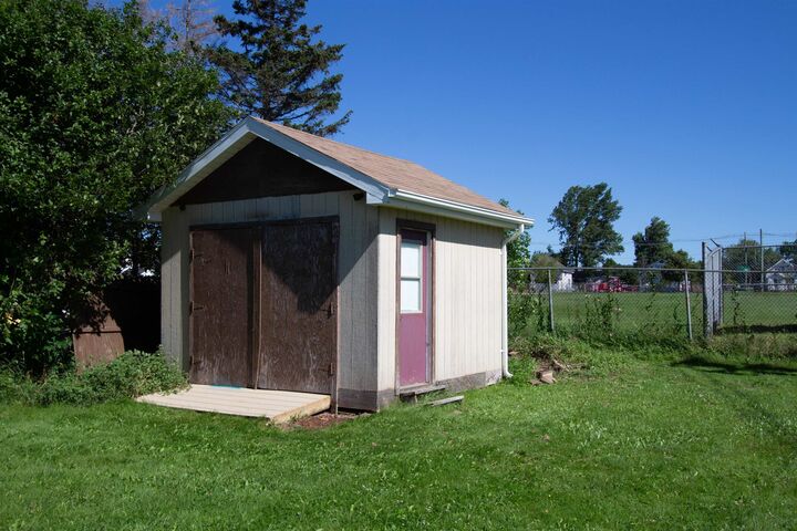 Property Photo: 415 North Market Street PE C1N 1L9